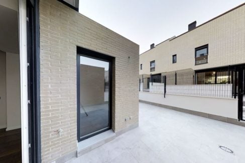 patio-488x326